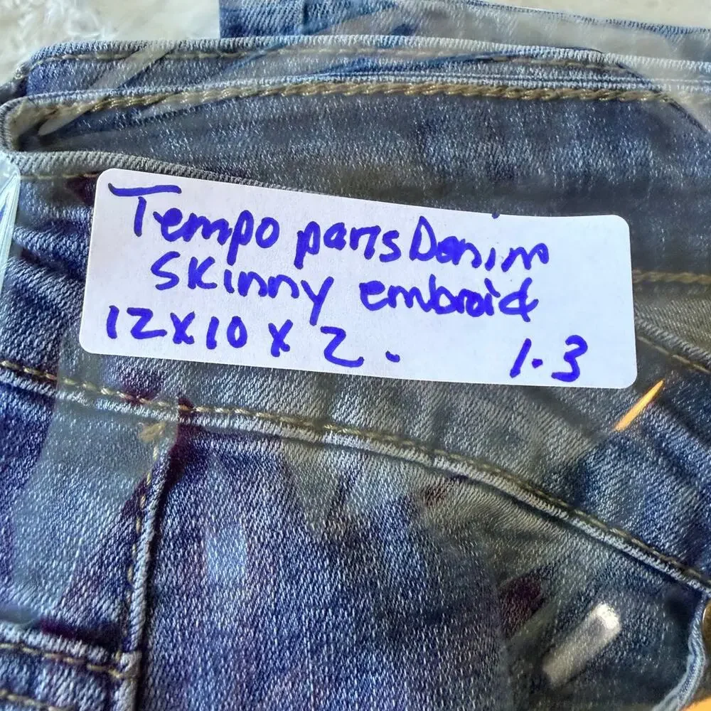 Tempo Paris Embroidered Jeans Womens M Blue Bird Floral Ankle Denim